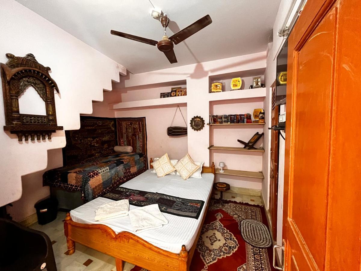 Hostel Marigold Home Stay Джайсалмер Экстерьер фото